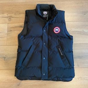 Authentic Canada Goose vest in black!!